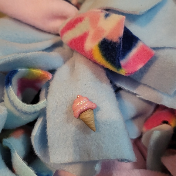 Tie-Scarfs - Picture 2 of 2